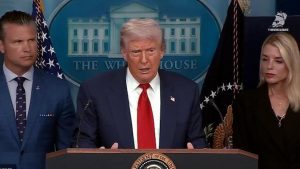 Politica: sono molti in sette mesi dall’insediamento alla Casa Bianca gli errori di Donald Trump…