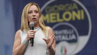 Politica: la forza di Meloni e di Fratelli d’Italia è la continuità ideale con il Fascismo. Se ancora non è Fascismo, già si respira un’aria pesante di autoritarismo…