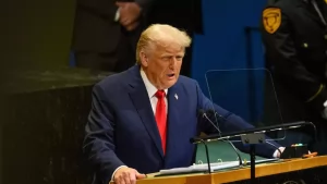 Politica: Trump parla 57 minuti all’Onu, un discorso contro (quasi) tutti. Meloni cambia sulla Palestina…