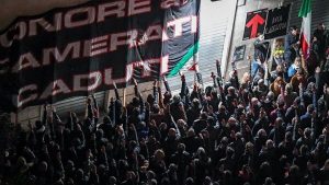 Politica: Una discussione paradossale. Ma veramente dobbiamo ancora discutere se il saluto romano, è simbolo o meno di fascismo? Molti costituzionalisti precisano che “La Carta è antifascista, e in politica i simboli sono cosa seria” …