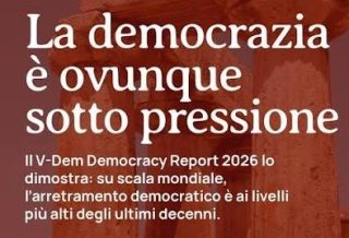 Se la politica arretra, la democrazia si consegna ai poteri forti